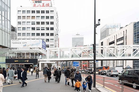 新宿駅前レディース院へのアクセス道の写真03